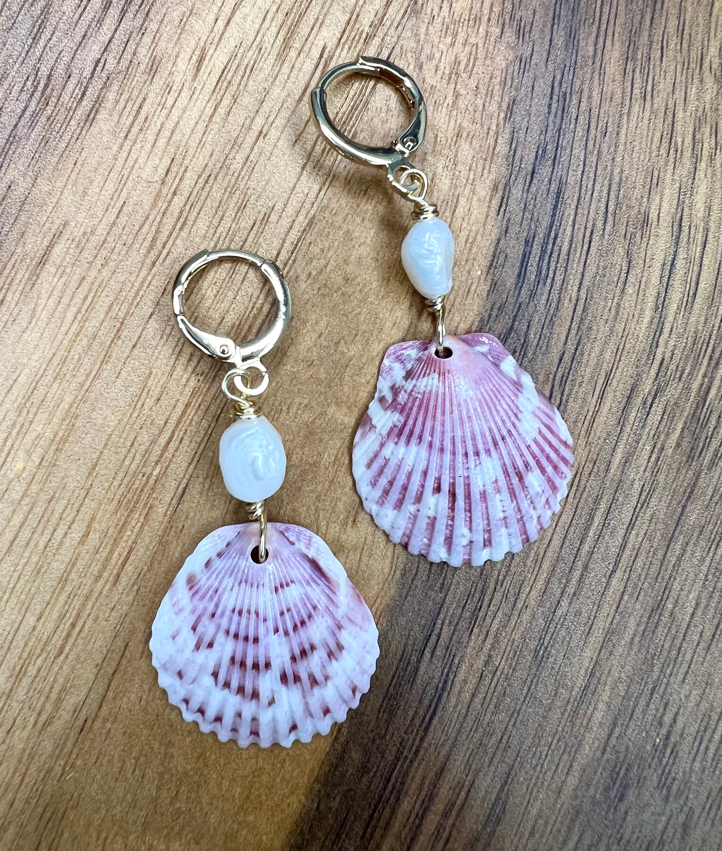 Gold Hoop Seashell with pearl Earrings