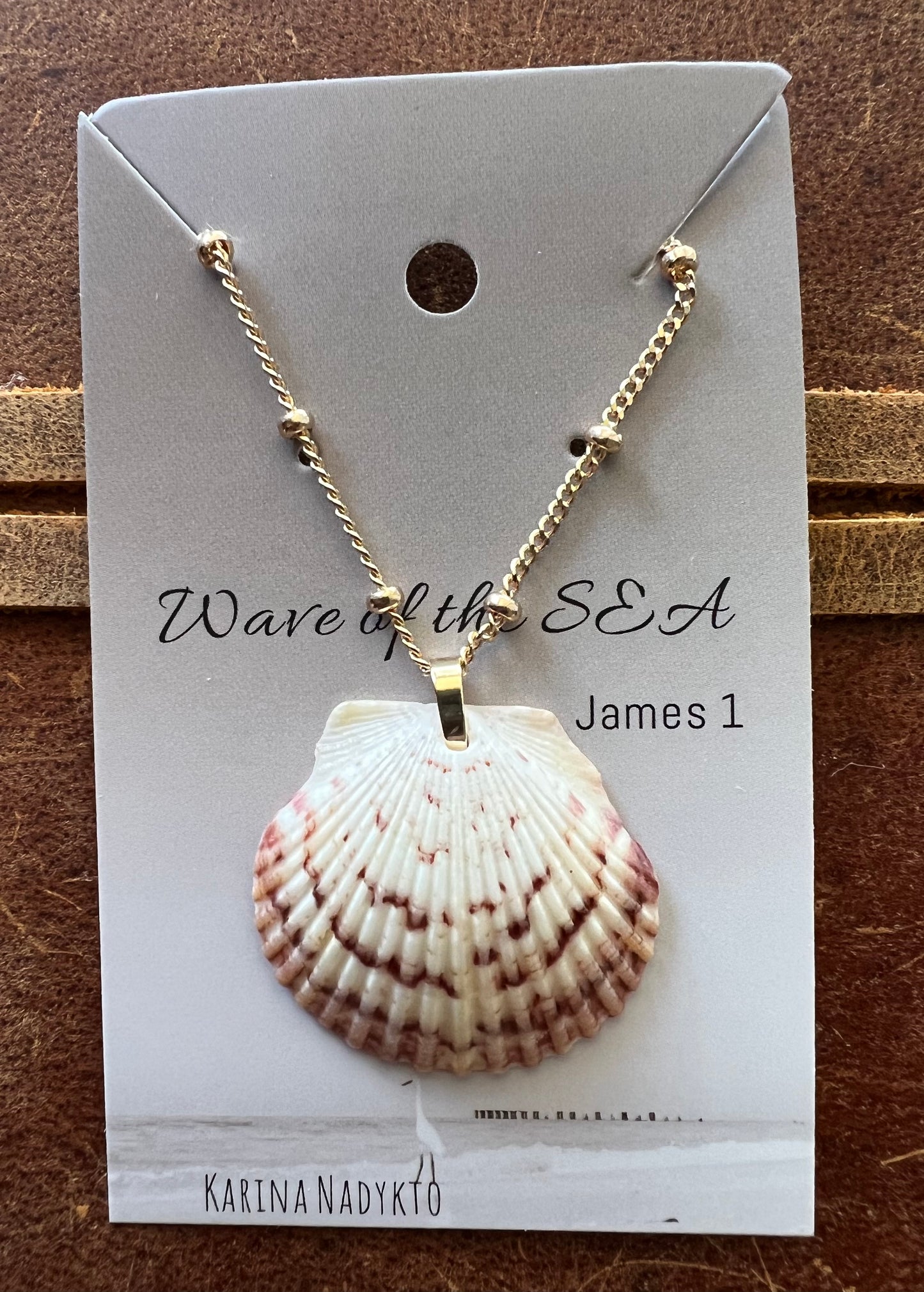 Shell Necklace on Short Gold Chain