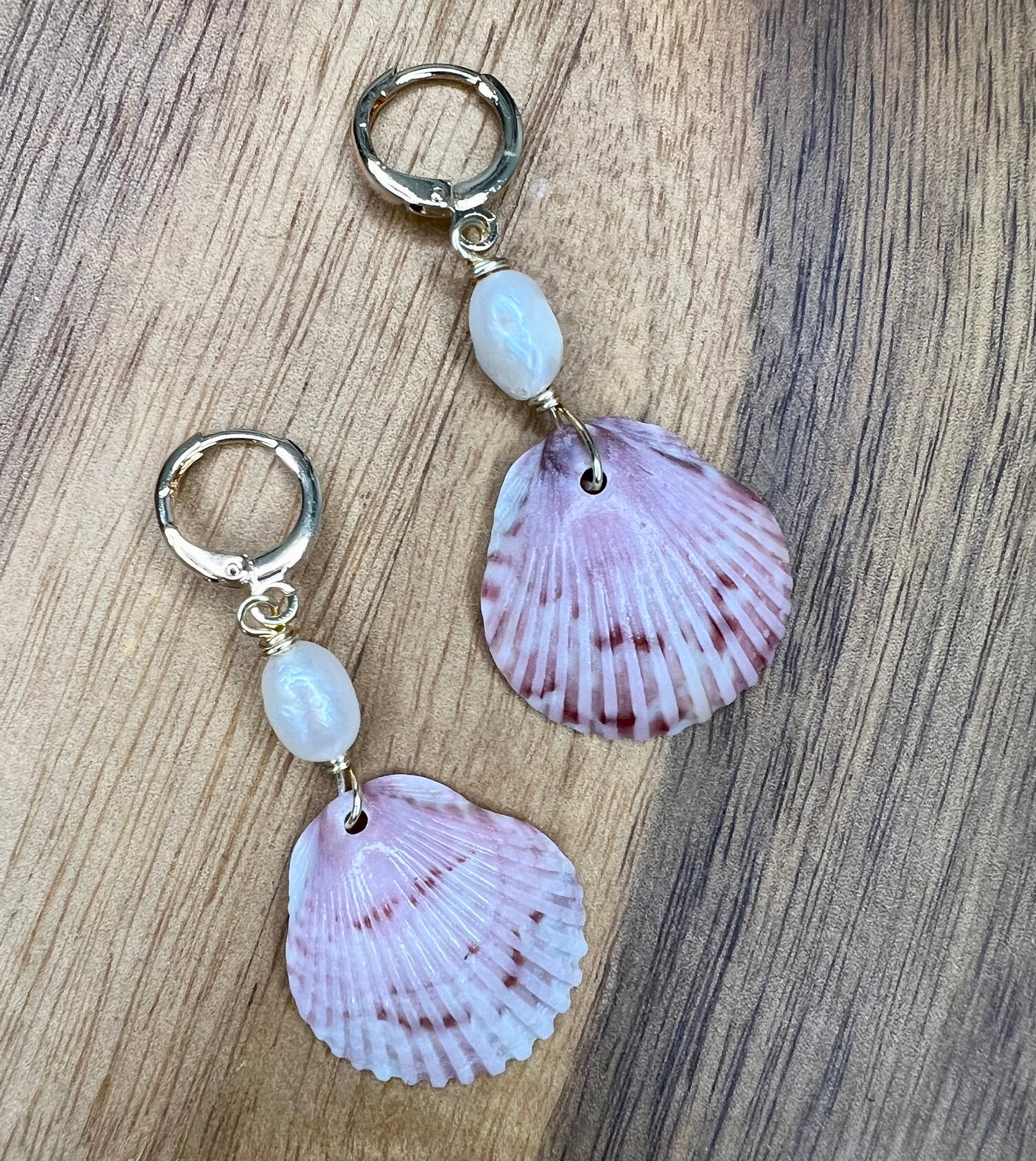 Gold Hoop Seashell with pearl Earrings